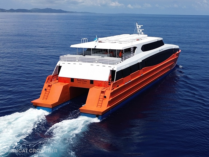 Ferry to Roatán